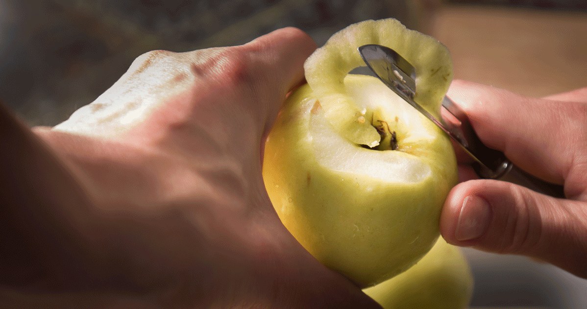Obierki z jabłek pomogą stworzyć świetny nawóz dla pelargonii