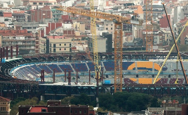 Obietnice bez pokrycia? Powrót Barcelony na Camp Nou opóźniony