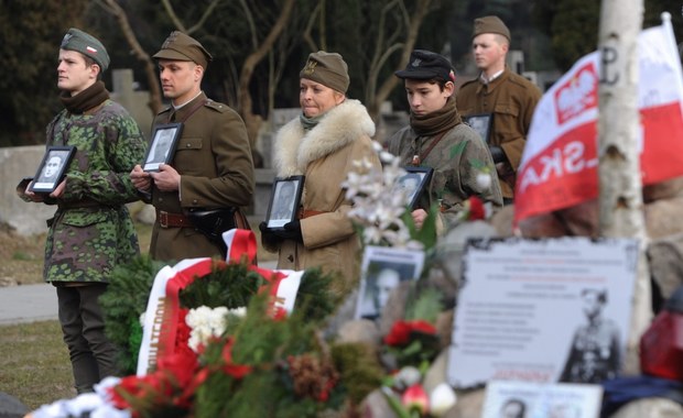 Obietnice prezydenta dla rodzin Żołnierzy Wyklętych. "To ważne, ale trzeba dodać łyżkę dziegciu"