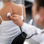 infekcja bakteryjna Objawy od gardła, przez skórę, po narządy wewnętrzne. Zakażenia paciorkowcowe - jak się objawiają i jak je leczyć?