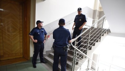 Oblał 39-latkę kwasem krzycząc: "To jedna z twoich czterech kar". Napastnik trafił do aresztu