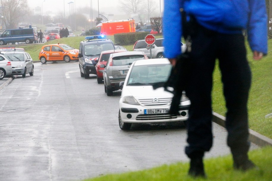 Obława na terrorystów /YOAN VALAT  /PAP/EPA