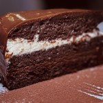 ciasta Obłędnie czekoladowe ciasto z waniliowym kremem. Na andrzejki będzie najlepsze