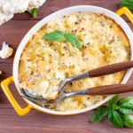 Obłędnie kremowa zapiekanka z kalafiorem. Prosty hit z piekarnika, posmakuje każdemu