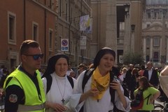 Oblężenie Watykanu. Tysiące pielgrzymów i turystów