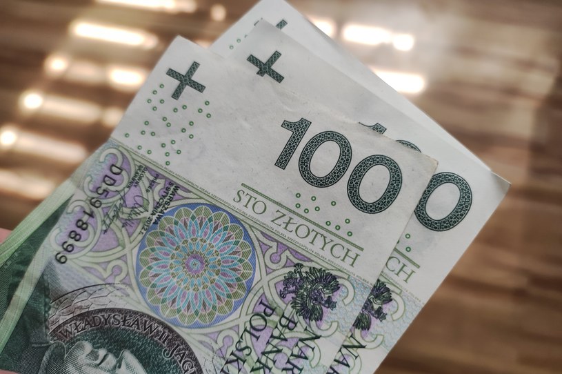 Obligacje oszczędnościowe cieszą się popularnością wśród Polaków. Zdj. ilustracyjne /123RF/PICSEL