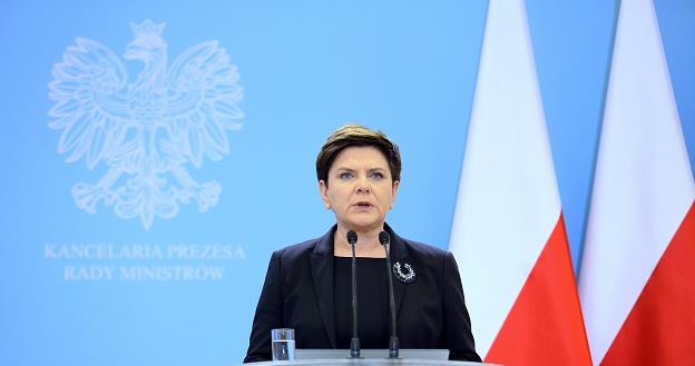 Obligacje: Rząd Beaty Szydło potrzebuje pieniędzy... /PAP