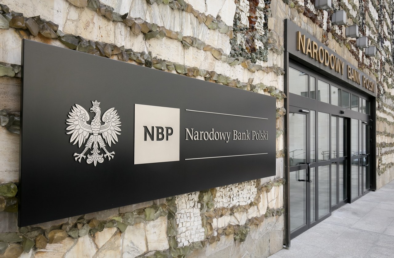 Obniżenie pensji w NBP: Europejski Bank Centralny ma zastrzeżenia