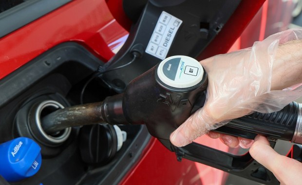 Obniżka cen paliw. Jest publikacja w Dzienniku Ustaw