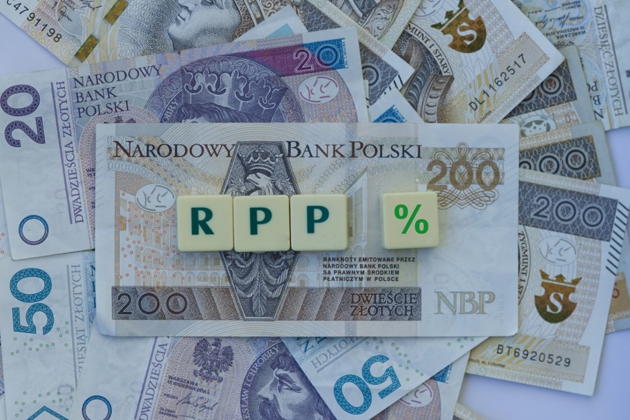 Obniżka stóp procentowych RPP: Rata kredytu hipotecznego niższa nawet o 345 zł /Shutterstock