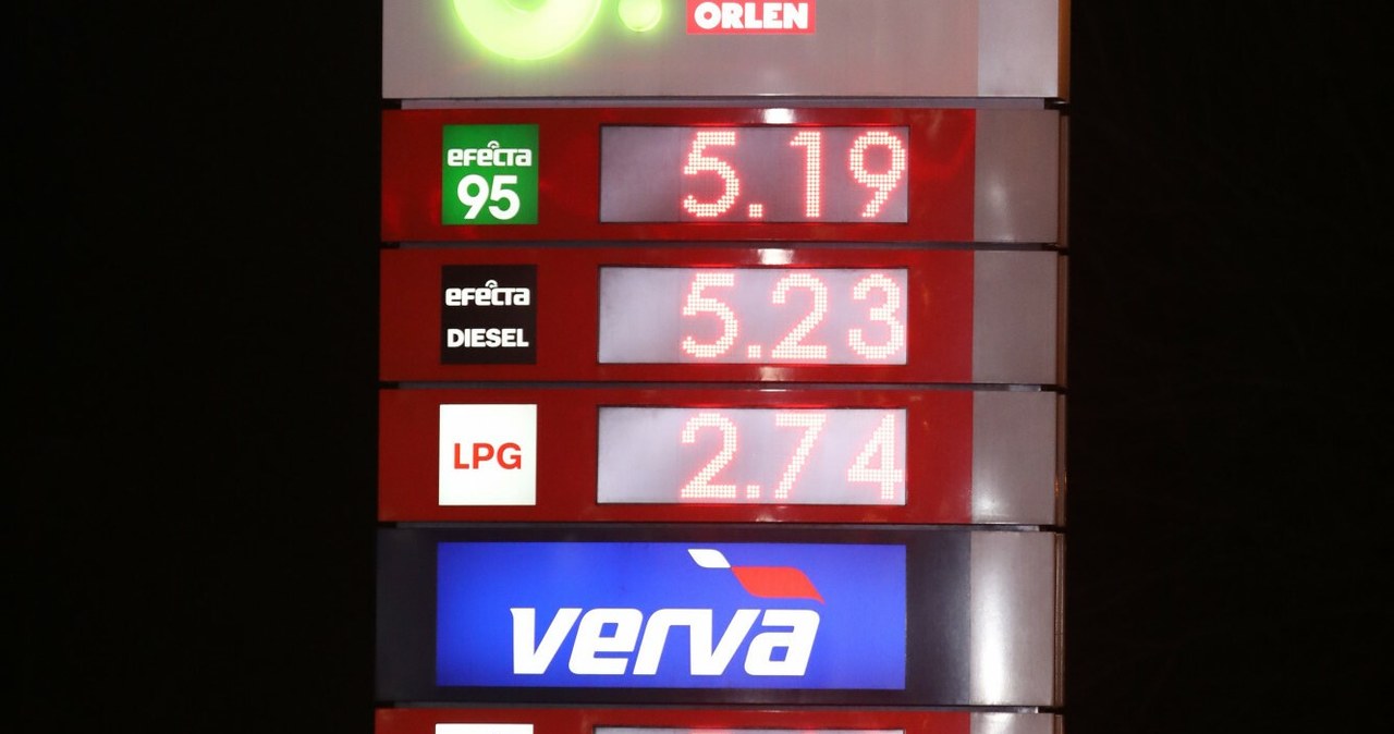 Obniżka VAT na paliwo. Więcej Niemców na stacjach? /Fot Tomasz Jastrzebowski /Reporter