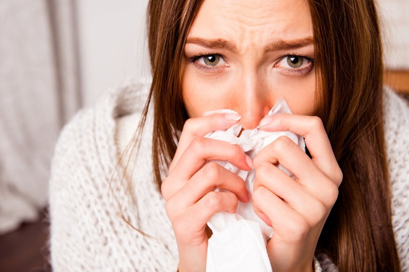 Obniżona odporność skutkuje częstymi przeziębieniami, problemami ze skórą, jelitami i sprzyja chorobom autoimmunologicznym /123RF/PICSEL