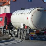 Obniżone ceny paliw na dłużej? "Taka ulga nie usuwa prawdziwej przyczyny"