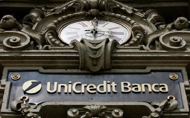 Obniżono rating m.in. bankowi UniCredit /AFP