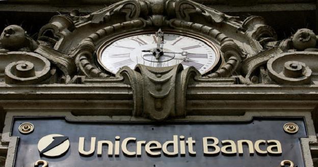 Obniżono rating m.in. bankowi UniCredit /AFP