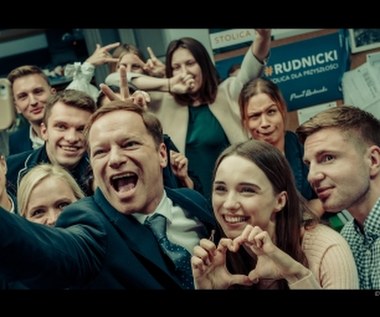 Obok niego na ekranie zobaczymy m.in.: Vanessę Aleksander ("Wojenne dziewczyny"), Danutę Stenkę ("Planeta singli"), Agatę Kuleszę ("Zimna wojna"), Macieja Stuhra ("Belfer"), Jacka Komana ("Prokurator") i Adama Gradowskiego ("Belfer 2").