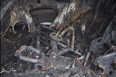 Obok spalonego samochodu znaleziono zwęglone zwłoki 