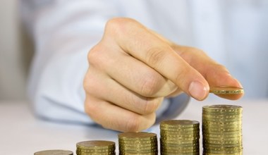 Obok takiej góry pieniędzy trudno przejść obojętnie. Będzie nowy podatek?