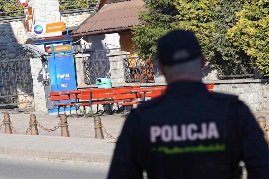 Obok znanego zakopiańskiego sanktuarium maryjnego na Krzeptówkach w nocy z czwartku na piątek wysadzono bankomat / 	Grzegorz Momot    /PAP