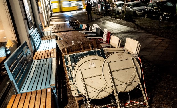 Obostrzenia będą przedłużone? Rząd to rozważa