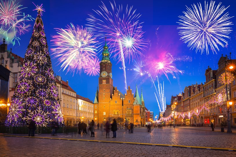 Obostrzenia na święta i na sylwestra. Czy będą zmiany? /123RF/PICSEL