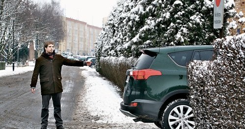 Obowiązkowa pomoc podczas cofania /Motor