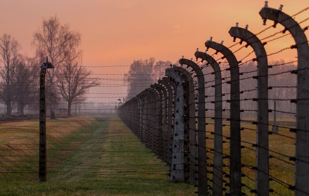 Obóz Auschwitz-Birkenau w Oświęcimiu /Andrzej Grygiel /PAP