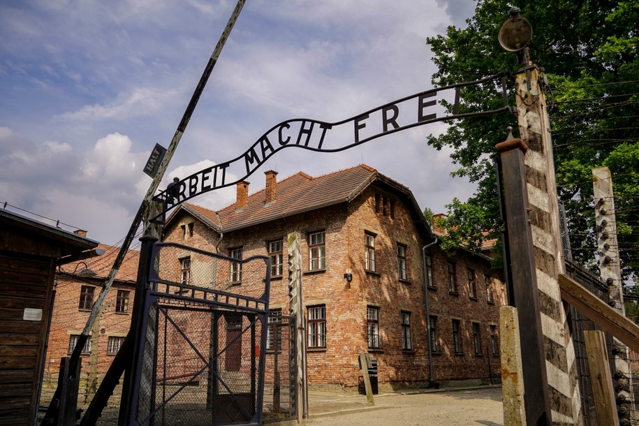 Obóz Auschwitz-Birkenau - zdjęcie ilustracyjne /Shutterstock