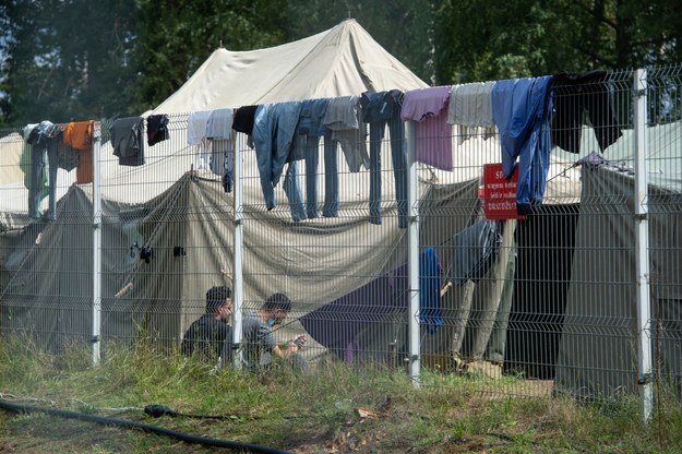 Obóz dla nielegalnych imigrantów przybyłych z Białorusi na poligonie litewskiego Ministerstwa Spraw Wewnętrznych w Rudnikach /Valdemar Doveiko /PAP/EPA