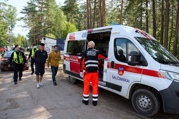 . Obóz dla nielegalnych imigrantów przybyłych z Białorusi na poligonie litewskiego Ministerstwa Spraw Wewnętrznych w Rudnikach /Valdemar Doveiko /PAP/EPA