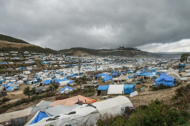 Obóz dla rodzin, które uciekły z linii frontu w syryjskiej prowincji Idlib /YAHYA NEMAH /PAP/EPA