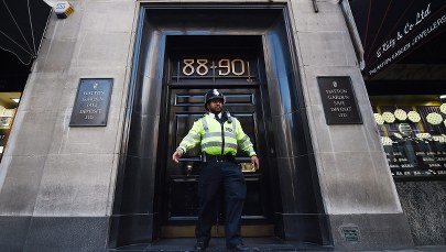 Obrabowali sejfy jubilerów. Ukradli biżuterię wartą 200 mln funtów 