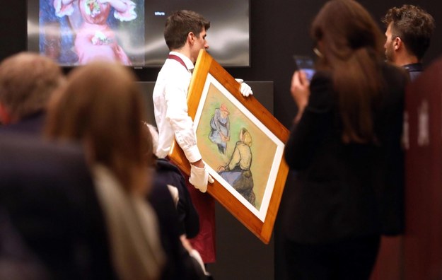 Obraz Camille Pissarro na aukcji w Mediolanie /MATTEO BAZZI    /PAP/EPA