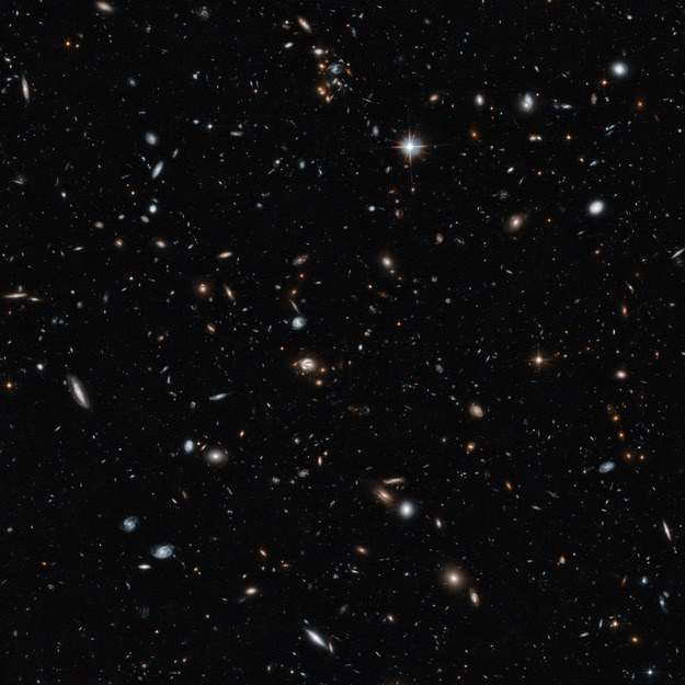 Obraz galaktyk z teleskopu Hubble'a Źródło: NASA, ESA /materiały prasowe