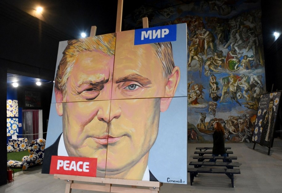 Obraz rosyjskiego artysty Aleksieja Sergienko /OLGA MALTSEVA/AFP /East News
