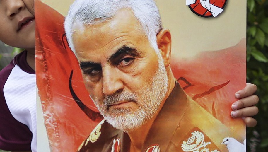 Obraz z wizerunkiem Kasema Sulejmaniego / 	FAZRY ISMAIL    /PAP/EPA