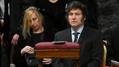 Obrażał i krytykował papieża. Prezydent Argentyny zdecydował ws. pogrzebu Franciszka