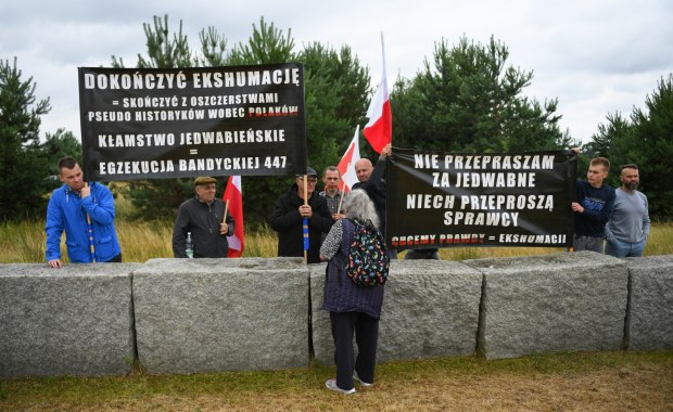 "Obraźliwa instalacja" w Jedwabnem? Jad Waszem reaguje