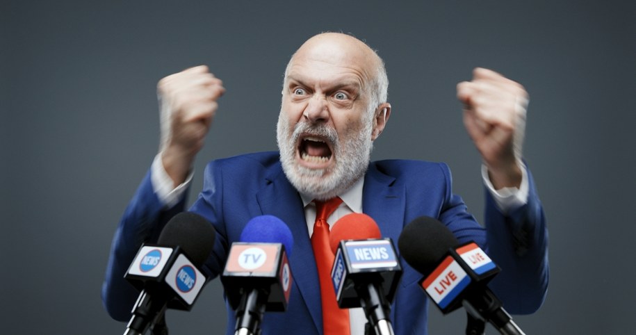 Obraźliwa retoryka w polityce powiązana z większą obecnością w mediach /Shutterstock