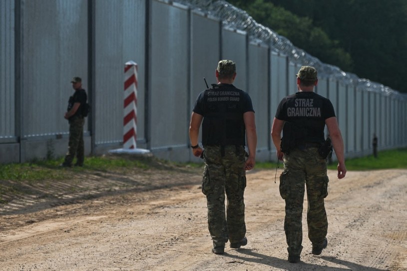 "Obrzucali polskie patrole". Incydenty na granicy z Białorusią