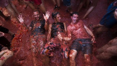 Obrzucili się 125 tonami pomidorów