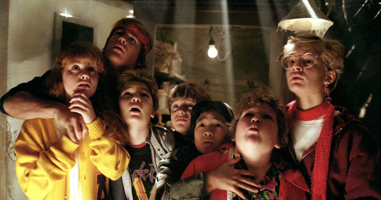 Obsada filmu "The Goonies" /Mary Evans/All Film Archive/Warner Bros/East News /East News