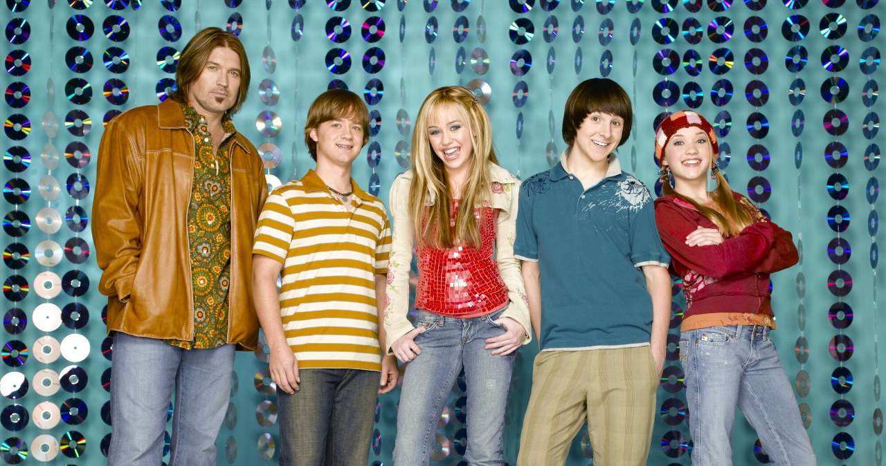 Obsada pierwszego sezonu serialu "Hannah Montana" /Disney Channel/Courtesy Everett Collection /East News
