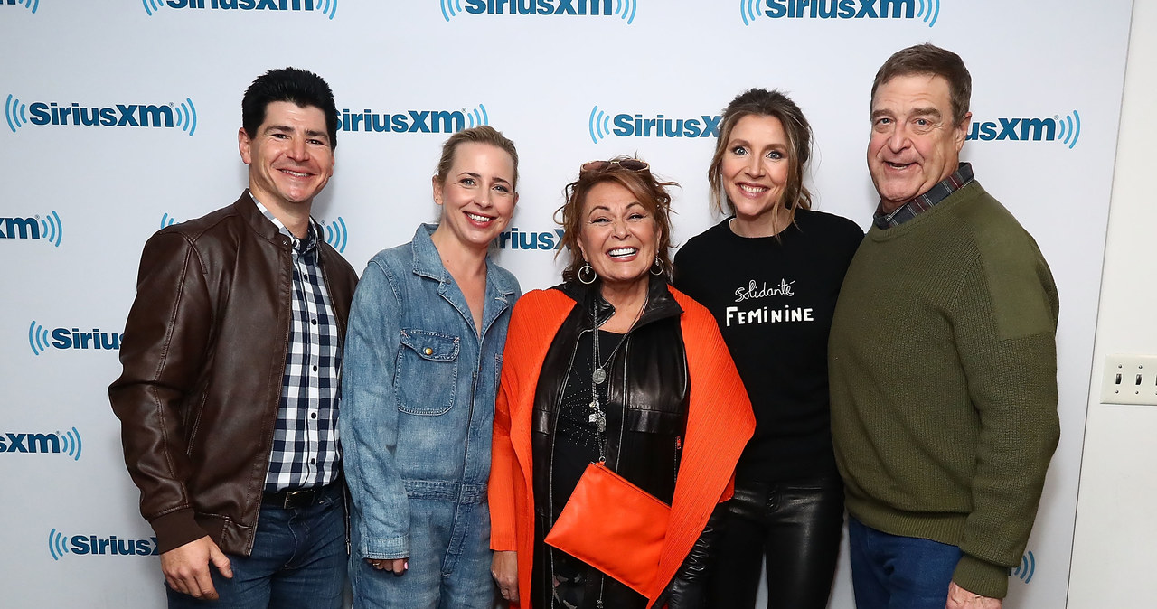 Obsada serialu "Roseanne": Michael Fishman, Lecy Goranson, Roseanne Barr, Sarah Chalke, John Goodman /Astrid Stawiarz /Getty Images