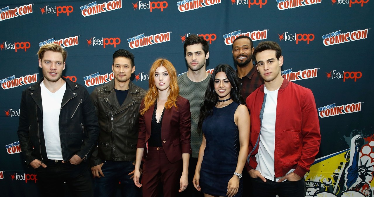 Obsada serialu "Shadowhunters" na Comic Con /John Lamparski /Getty Images