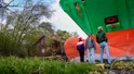 Obudził go sąsiad. Nie takiego widoku spodziewał się w ogródku