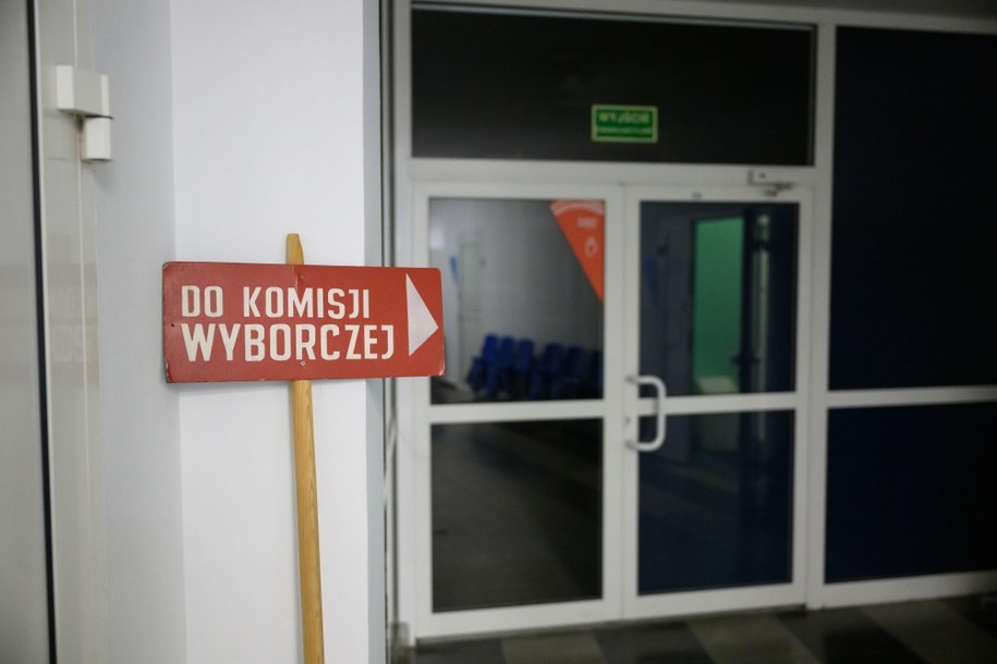 Obwodowa Komisja Wyborcza nr 2 w Poznaniu (zdjęcie ilustracyjne) /	Jakub Kaczmarczyk   /PAP