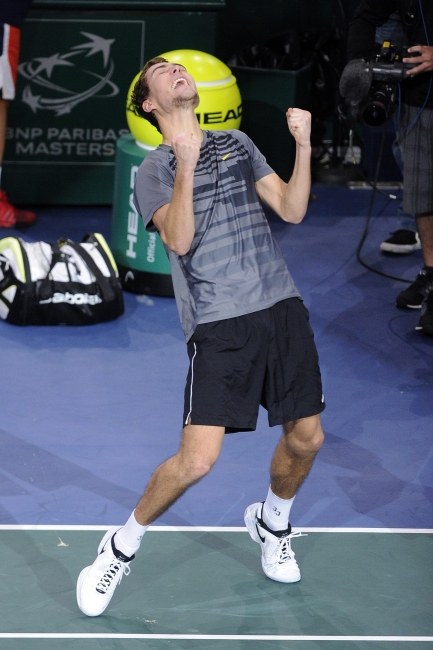 Oby dziś Jerzy Janowicz cieszył się podobnie po zwycięstwie nad Simonem /PAP/ EPA /PAP/EPA