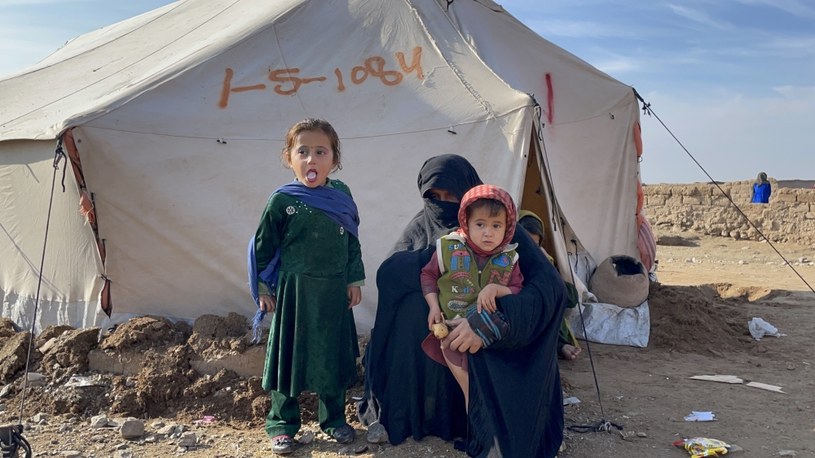 Obywatele Afganistanu dziesięcioleci zmagają się z wojną, ubóstwem i głodem /Getty Images
