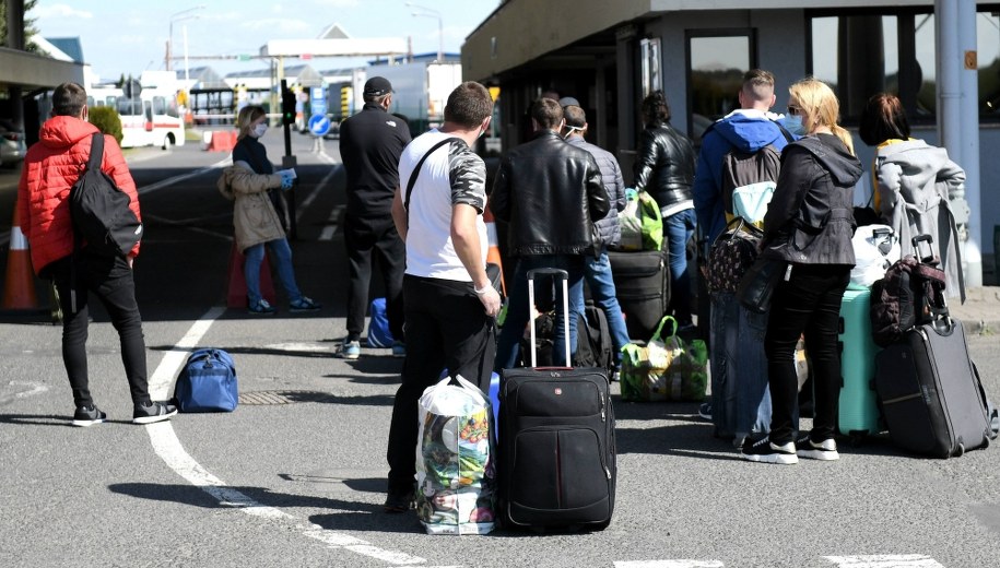 Obywatele Ukrainy /Darek Delmanowicz /PAP